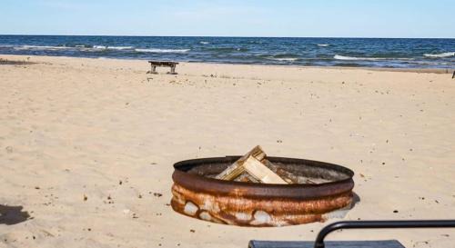 Beach Club of Oscoda Captains Watch on the Lake