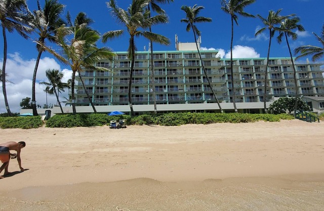 Beach Front Condo w/Beautiful Sunrises on Private Sandy Beach with Calm & Gentle Waves