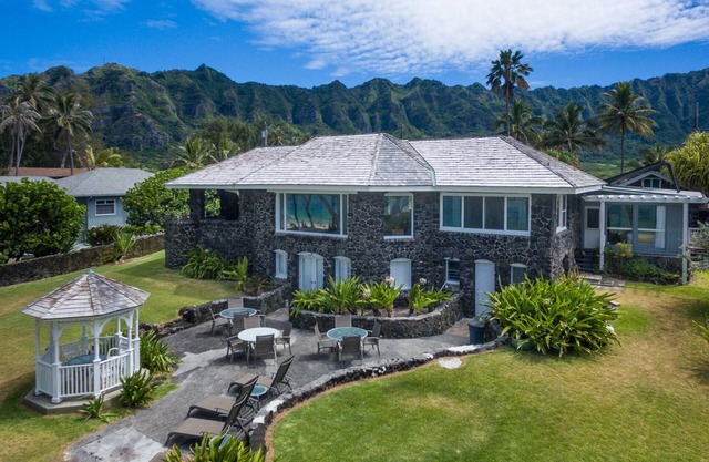 Beach Front Waimanalo - Licensed Rental: #1990/NUC-1689 - White Sand Beach!