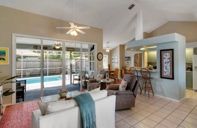 Beach Home that is Pet-Friendly and Pool Equipped