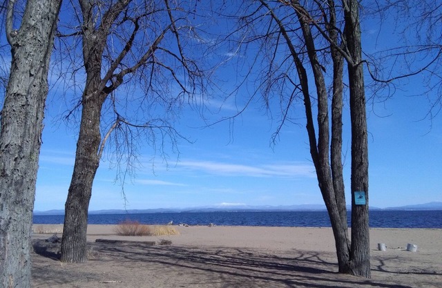 Beach House, 20 min drive to Plattsburgh, 50 min to L.Placid