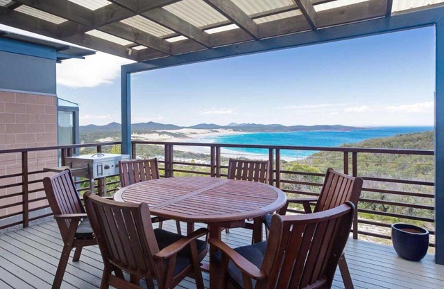 Beach House 7 26 One Mile Close air conditioned wifi foxtel linen