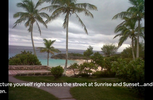 Beach House Chateau West SLEEPS 5- 2 Bed 1Bath Bermy Style