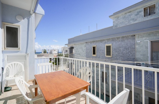 Beach House , Torre Canne - Nemo with Sea View and Balcony