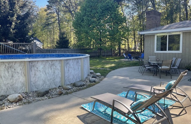 Beach Inspired Home: Pool, Near Lake Michigan Beaches & Downtown Holland
