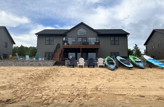 Beach Lake Retreat with Private Lake and Hot Tub