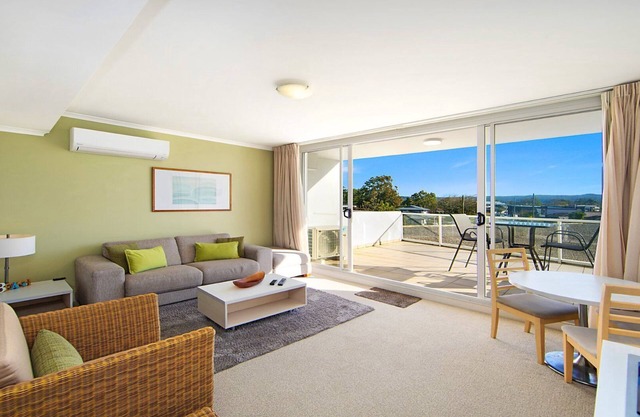 BEACH LURE - ETTALONG BEACH RESORT