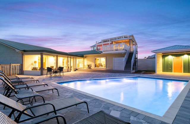 BEACH MUSIC - PRIVATE POOL- PRIVATE GATED BEACH- 5 BEDROOMS SLEEPING 12 !!