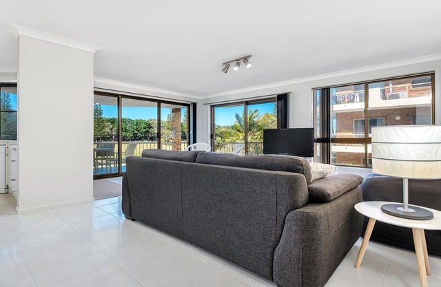 Beach Point - Lighthouse Beach Apartment