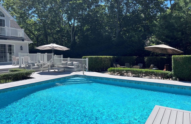 Beach Retreat with 4bd/4ba & fitness room on 3 levels in gorgeous East Hampton