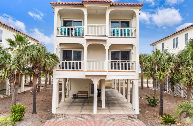 Beach View, Across the Street from Beach, Swimming Pool, and Bay View!