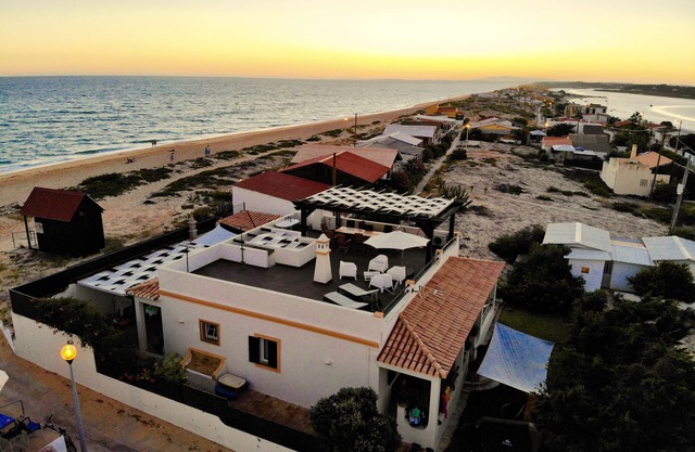 Beach Villa on the Dunes Faro Beach with big Kayak and 2 Bicycles