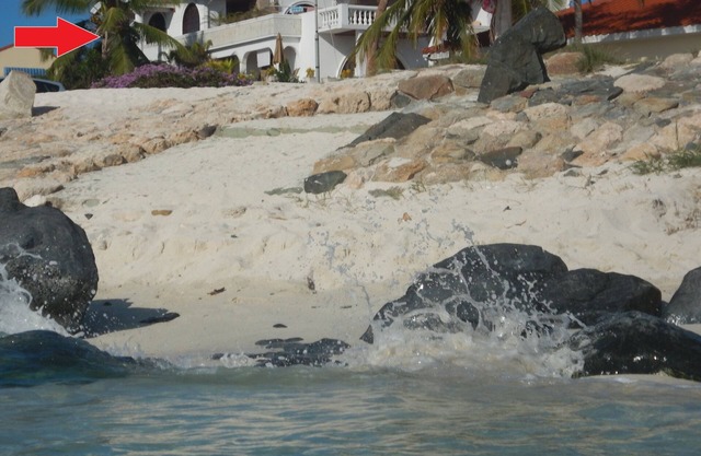 Beach White Villa Studio with additional bedroom for 4 people, best snorkl