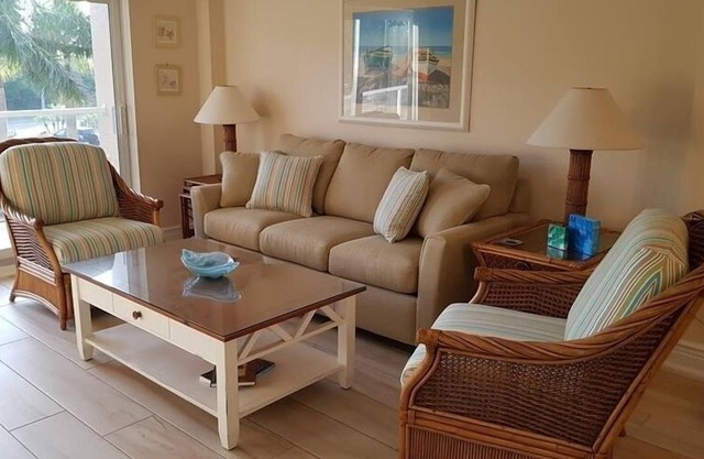 Beachcomber unit 205