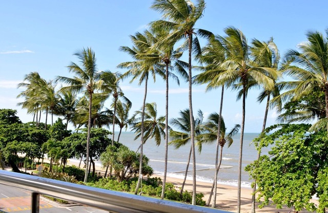 Beachfront 3-Bed with Pool & Stunning Ocean Views