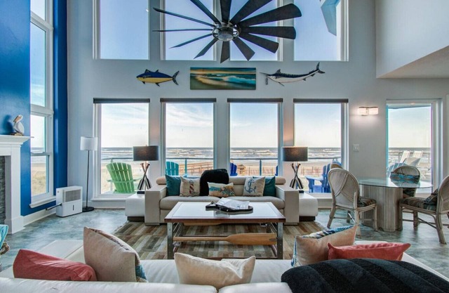 Beachfront 4BR/4.5BA Luxury Getaway!