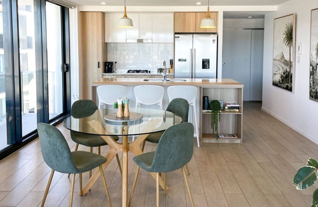 Beachfront Access & Rooftop Pool Views 2BR