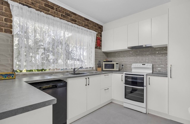 Beachfront Apartments: Ground floor Fishpen