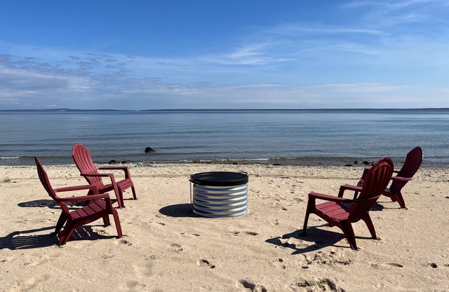 Beachfront Cottage on Lake Huron, views of Mackinaw Bridge, Sandy Beach!