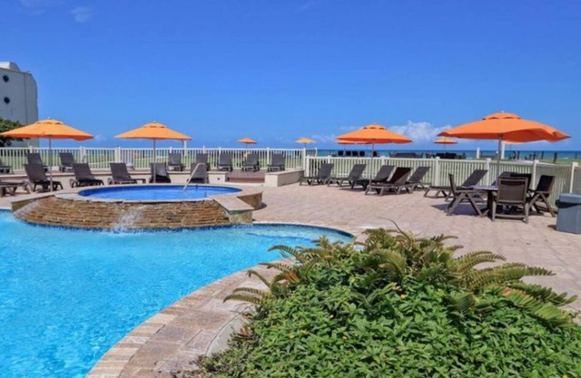 Beachfront Fun! 2 Adult Pools + Kid’s Splash Zone