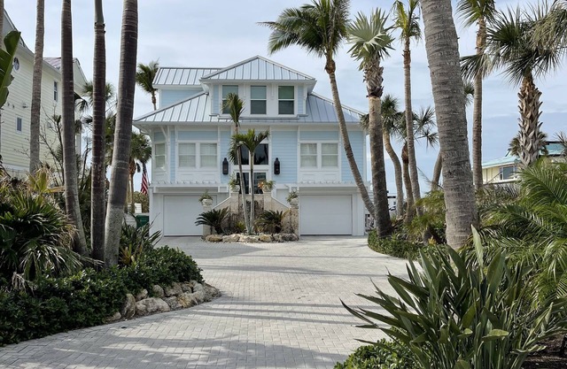 Beachfront home convenient to downtown Boca Grande