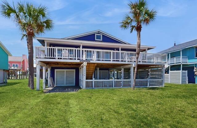 Beachfront home with panoramic Gulf views - steps to beach & minutes to town