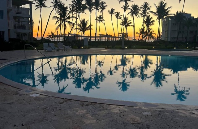 Beachfront Oversized 1 Bedroom Condo, Playa Turquesa