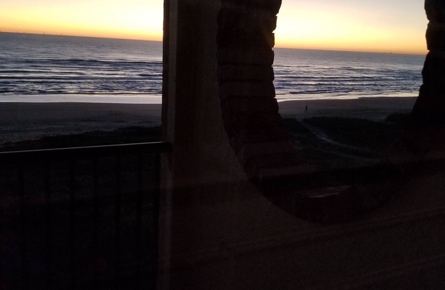 BEACHFRONT PENTHOUSE CONDO w/Vaulted Ceilings SUNTIDE II 506. Amazing GULF VIEW