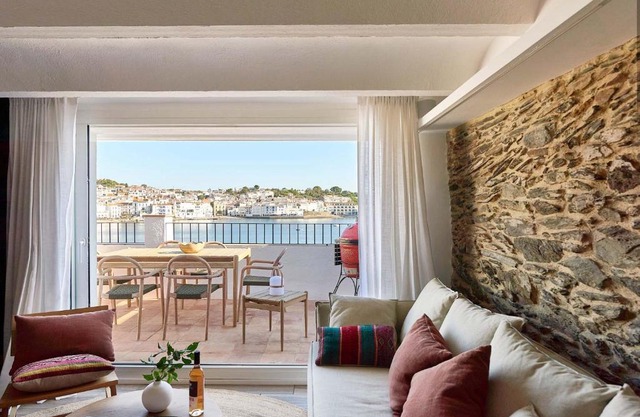 Beachfront Penthouse with Sea Views in CADAQUES