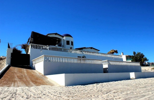 Beachfront Perfect for Entertaining