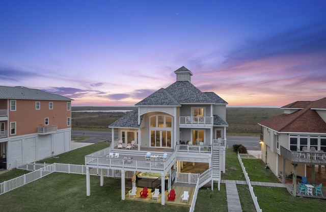 Beachfront | Private Swim Spa | Pet Friendly