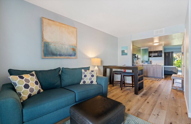 Beachfront Property Townhouse #2 Private Beach & pool -SLEEPS 8- 1King, 3Queens