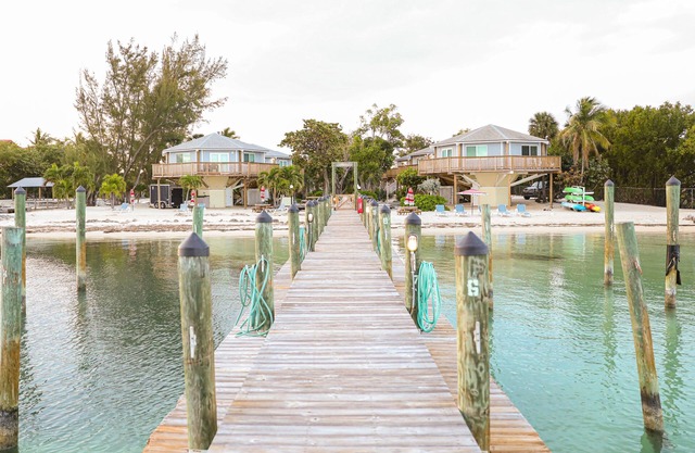 Beachfront Villa w/Pier & Pool