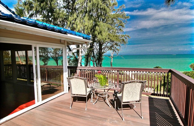 BEACHFRONT with Hot Tub! White Sand Beach with Sandy Bottom Bay Sleeps 8-18