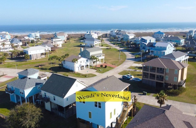 Beachside / 4BR / 3BA / Game Room / Pool