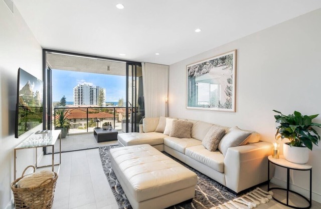 Beachside Bliss Luxe Broadbeach,