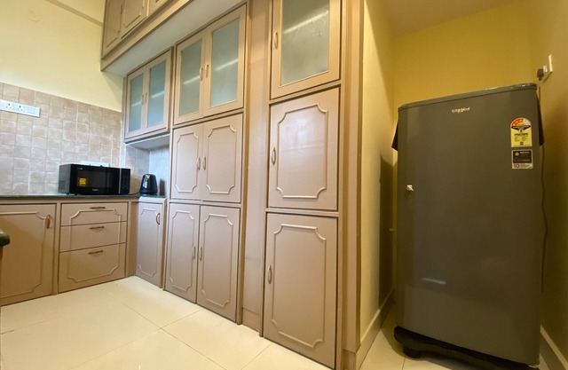 Beachside Getaway:Fully furnished 2BHK, Modern Amenities, WiFi, 200m to sea