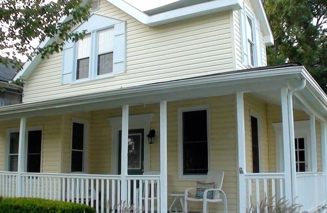 BeachWalk Cottage - Charm by the Chesapeake Bay