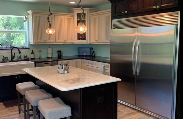 Beachy Keen-Tranquil home away from home with private beach! Discount MarchApril