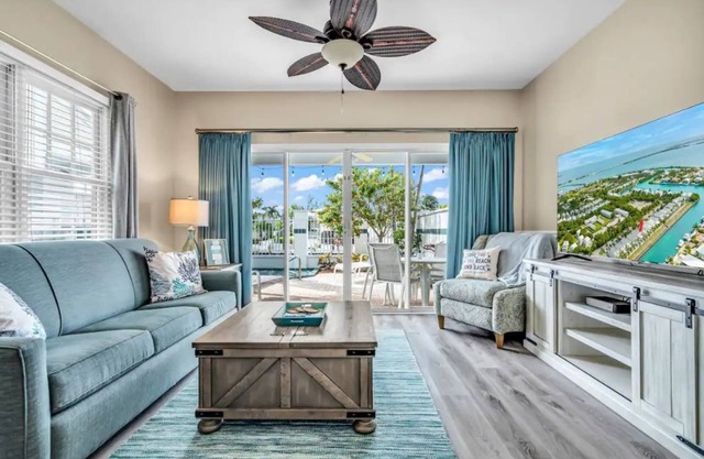 Beachy Townhome Perfect for a Warm Winter Getaway!