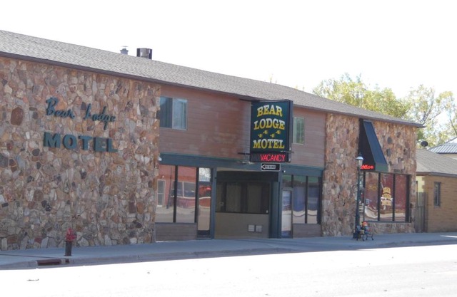 Bear Lodge Motel