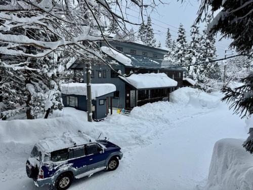 Bears Den Mountain Lodge