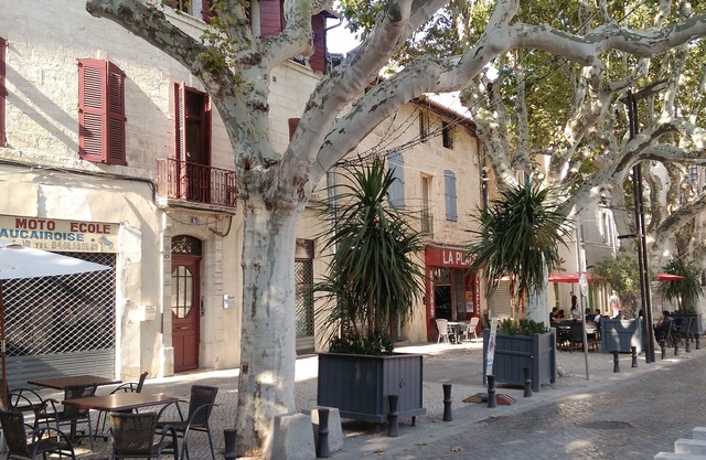 Beaucaire between Arles Avignon Nîmes