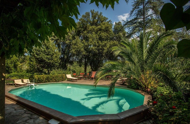 Beautiful private villa with private pool, WIFI, A/C, TV, patio and panoramic view, close to Lucca