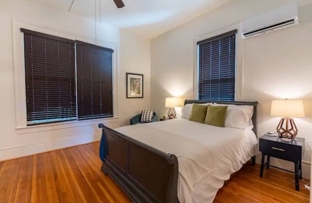 Beautiful 1 Bedroom Loft in Historic Highland Park