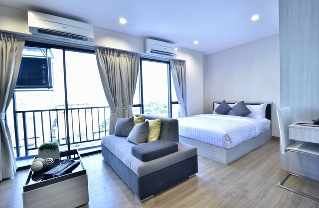 Beautiful 1 BR delux in Ekkamai soi 19