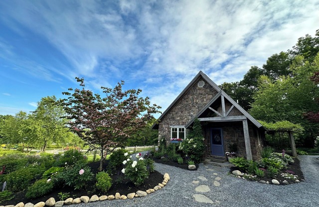 Beautiful 13 acre Property on Sheepscot River w/2 Bedroom Cottage & Air Stream