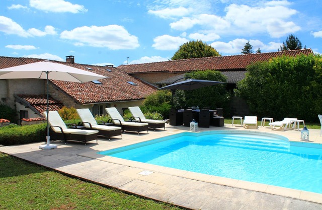 Beautiful 16th Century Farmhouse with amazing views and private heated pool!