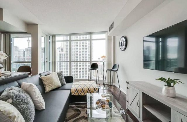 Beautiful 1BD 1BA Condo Lake and City Views