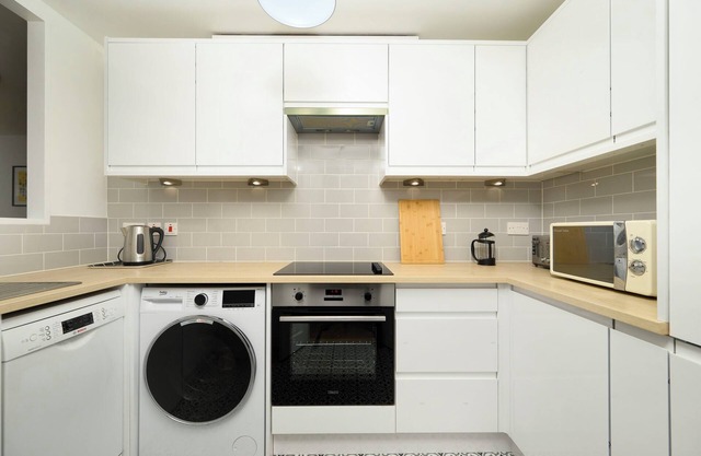 Beautiful 1BR Flat in The Heart of Croydon
